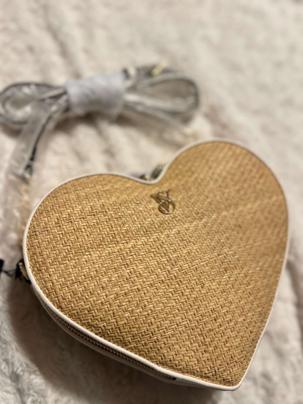 NWT Victoria Secret, Heart Crossbody Bag in Natural with White Trim